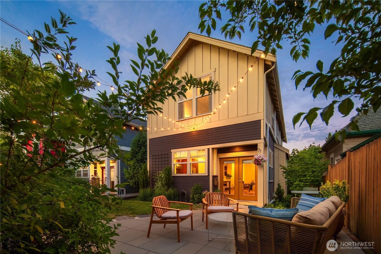 Property Photo:  925  Martin Luther King Jr Way  WA 98122 