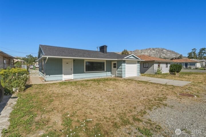 Property Photo:  607 S 1st Street  WA 98812 