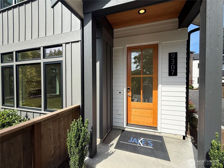 Property Photo:  9307  132nd Avenue NE  WA 98033 