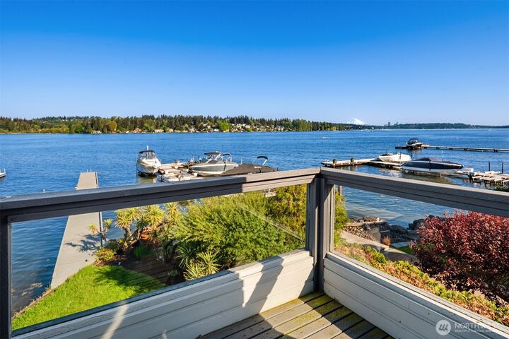Property Photo:  8503 NE Juanita Drive  WA 98034 