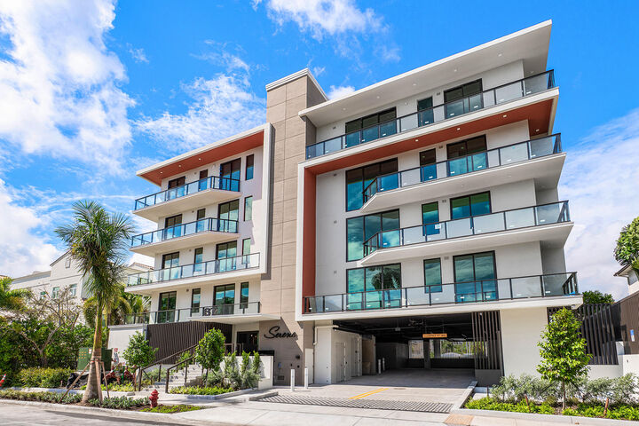 Property Photo:  87 Isle Of Venice Drive 302S  FL 33301 