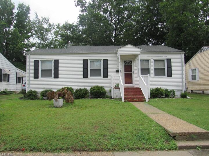 Property Photo: 565 Ashton Ave VA 23851