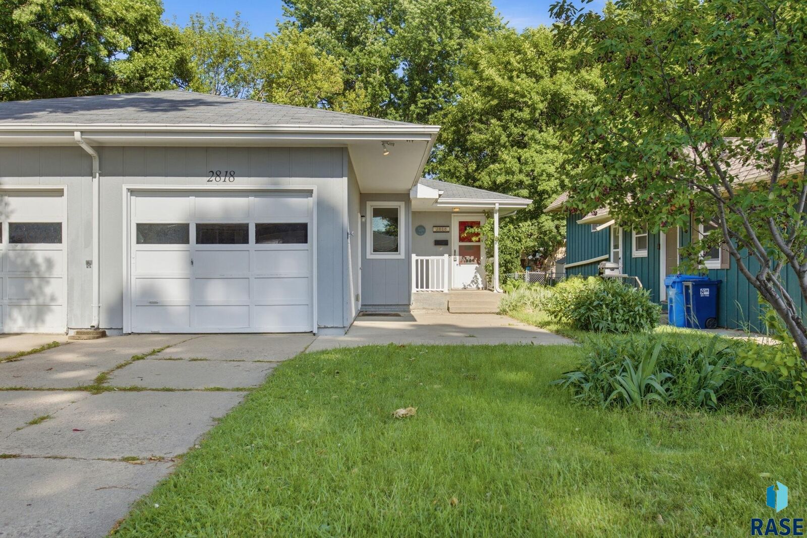 Property Photo:  2818 S Main Ave  SD 57105 