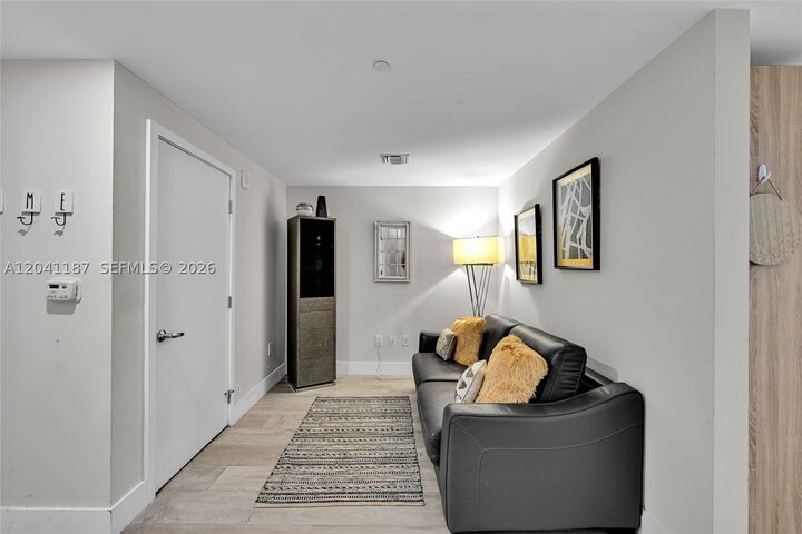 Property Photo:  16385 Biscayne Blvd 1020  FL 33160 