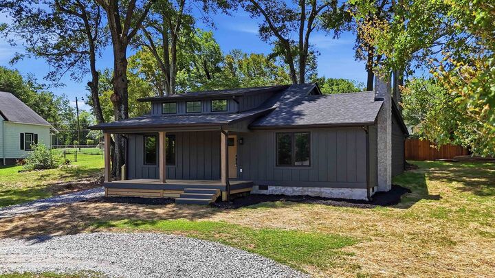Property Photo:  70 E Main Street  SC 29349 