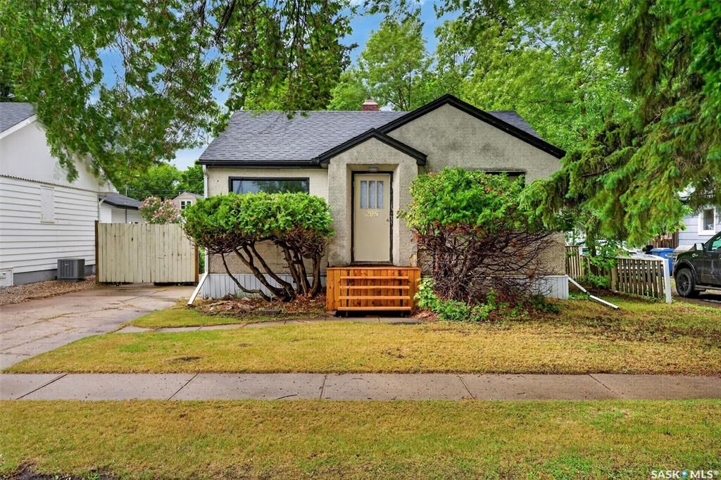 Property Photo: 205 Bemister Avenue E SK S0E 1A0