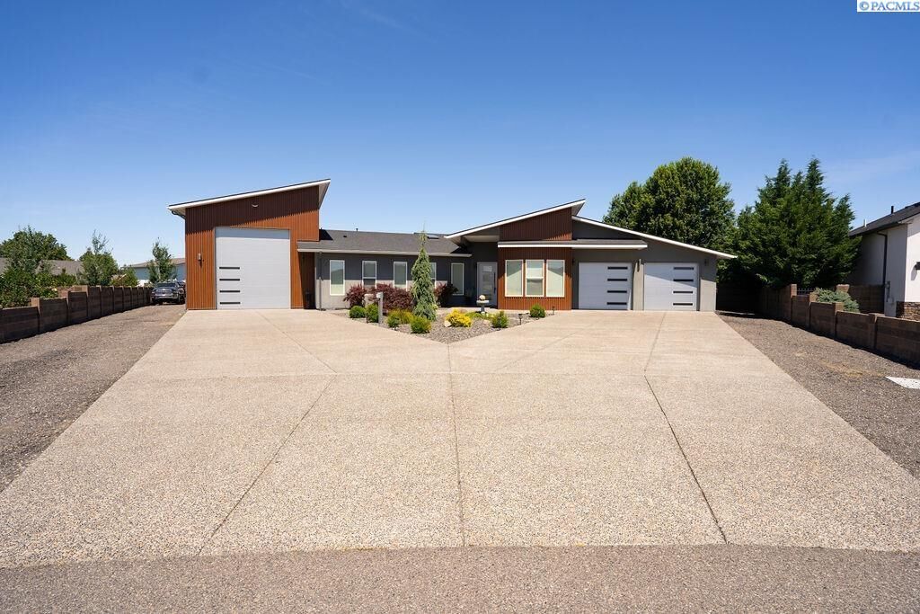 Property Photo:  6509 Pearl Court  WA 99301 