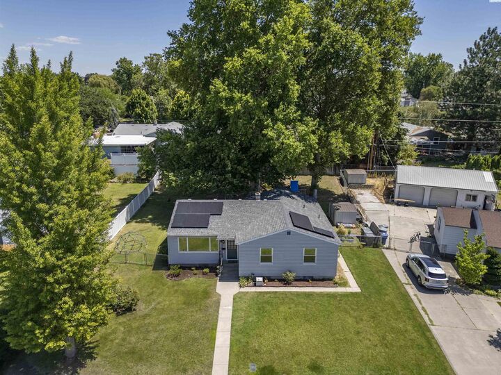Property Photo:  80 Hodges Court  WA 99354 