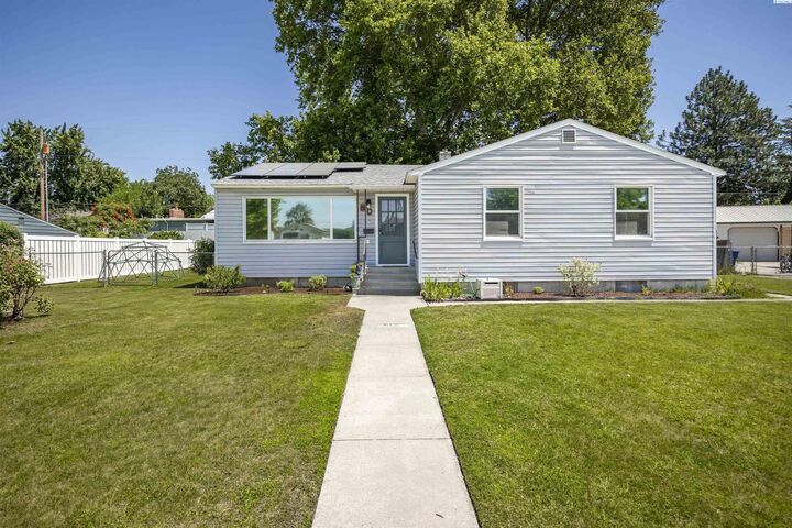Property Photo:  80 Hodges Court  WA 99354 