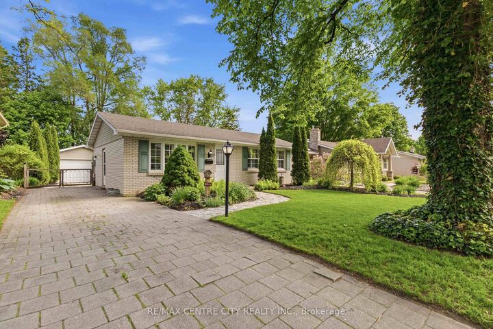 Property Photo: 639 Dunboyne Crescent ON N5X 1X9