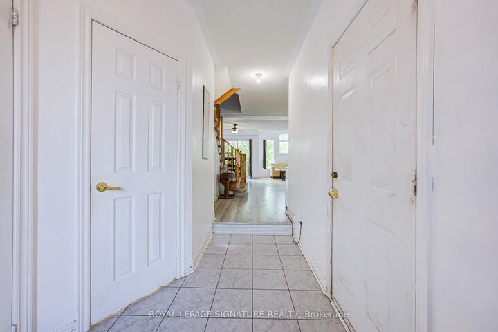 Property Photo:  42 Corvette Court  ON L7A 2H8 
