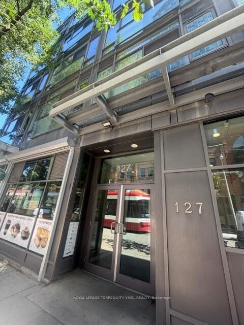 Property Photo:  127 Queen Street E 504  ON M5C 1S3 