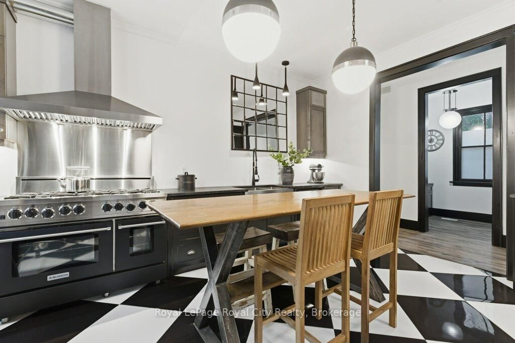 Property Photo:  554 Woolwich Street  ON N1H 3Y2 