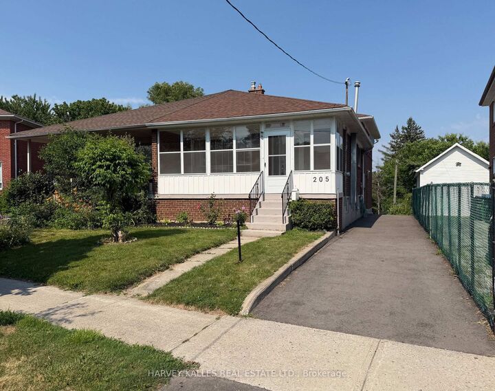 205 Vauxhall Drive — photo 1