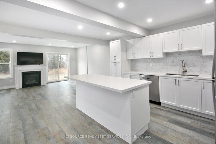 Property Photo:  680 Wild Rose Drive  ON P1P 0B4 