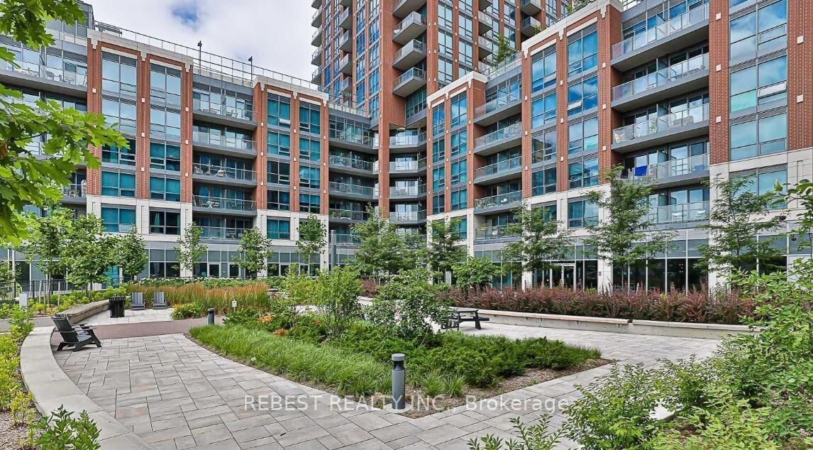 Property Photo: 31 Tippett Road 547 ON M3H 0C8