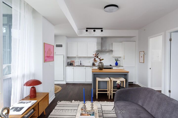 Property Photo:  36 Howard Park Avenue 209  ON M6R 0A5 