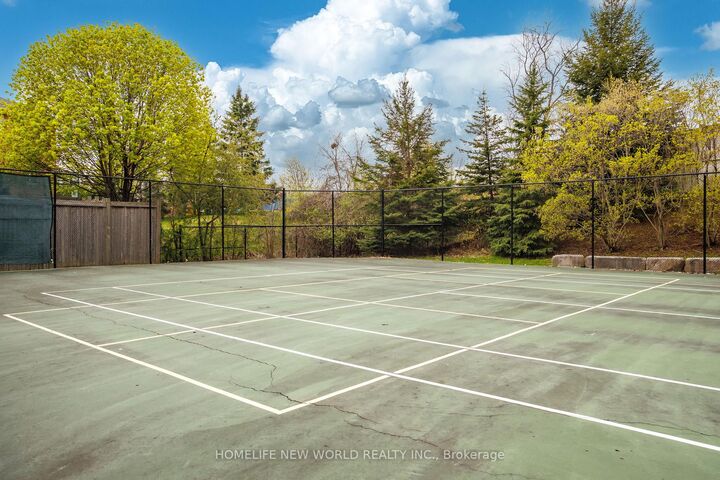 Property Photo: 330 Red Maple Road 1103 ON L4C 0T6