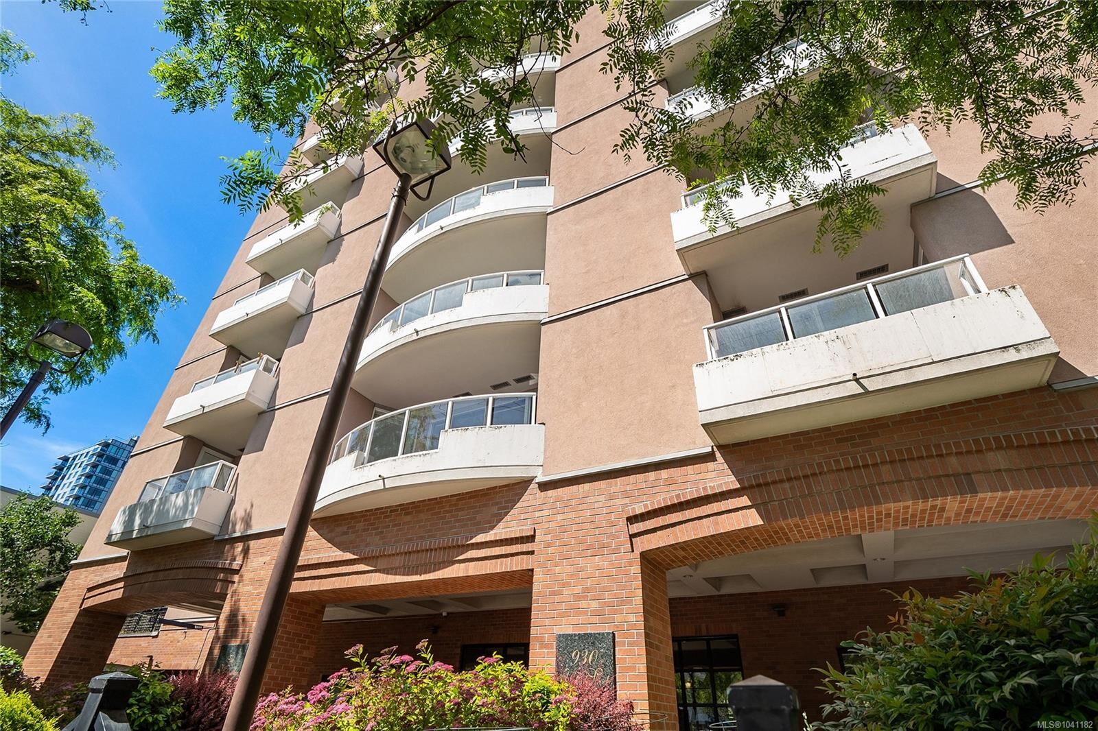 Property Photo:  930 Yates St #402  BC V8V 4Z3 