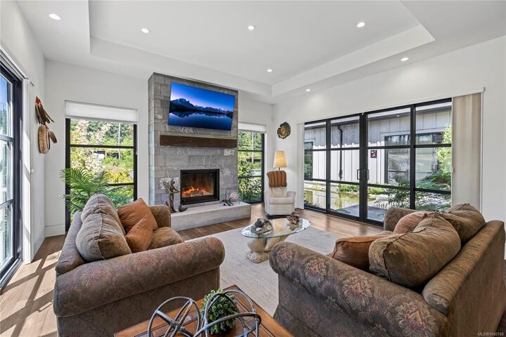 Property Photo: 1175 Evergreen Way BC V9P 2B1