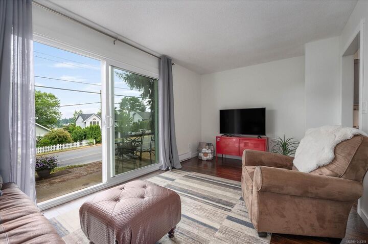 Property Photo: 855 Howard Ave #55 BC V9R 5V4