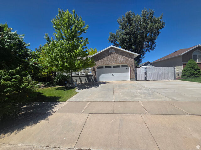 Property Photo: 2443 N 950 W UT 84041