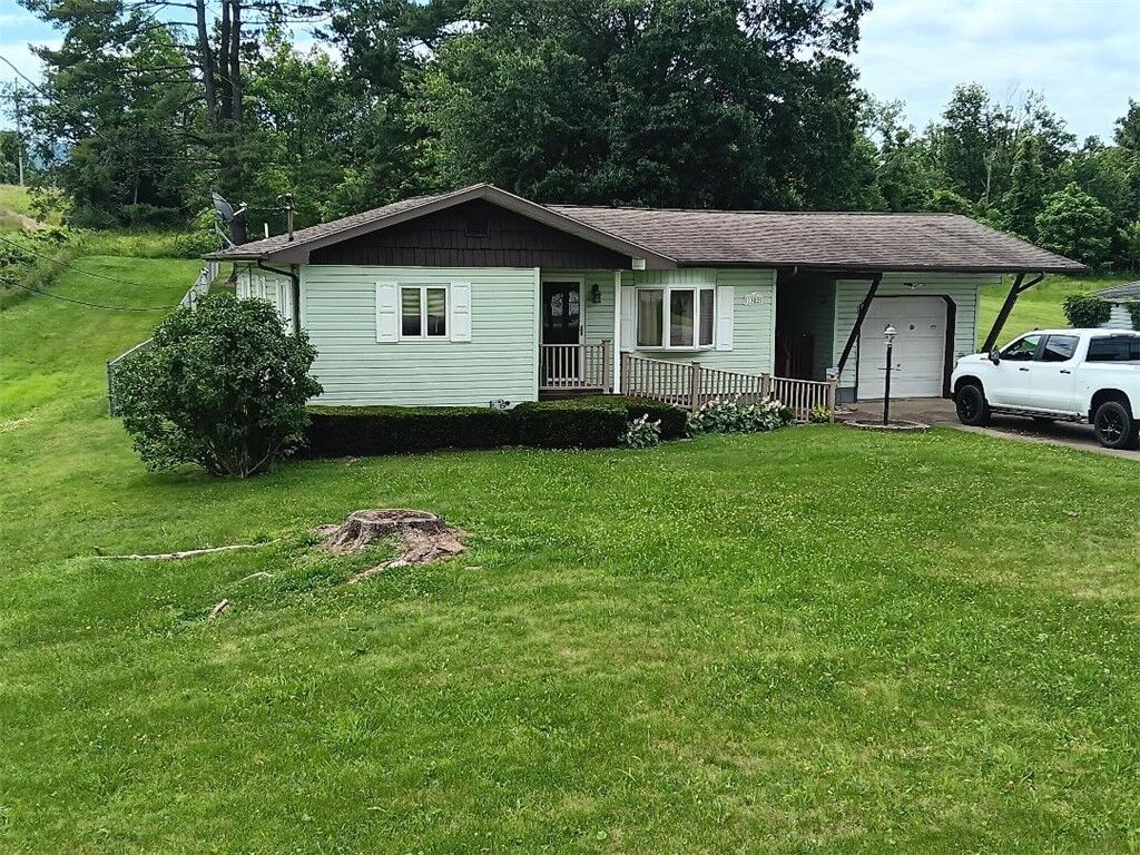 Property Photo:  1382 Connellsville Rd  PA 15456 