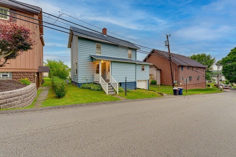 Property Photo:  1016 Walnut St  PA 15636 