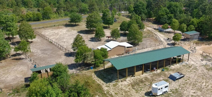 Property Photo: 207 Frontage Road SC 29801