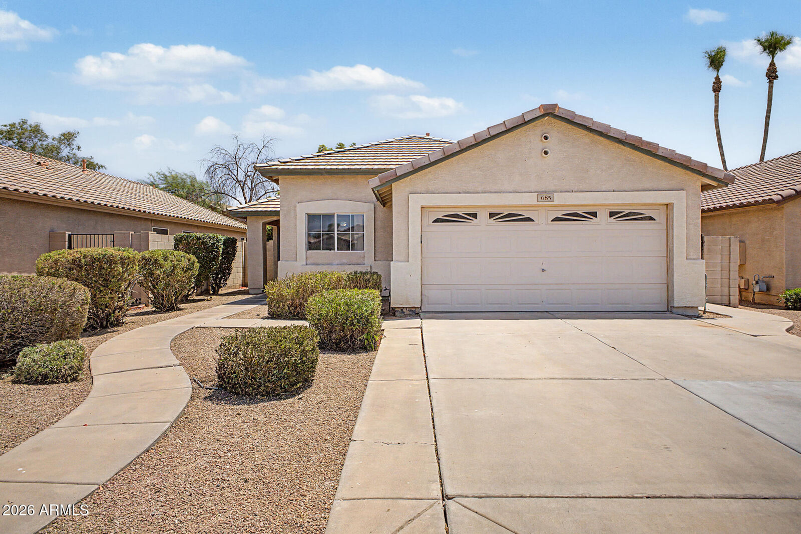 Property Photo: 685 E Cantebria Drive AZ 85296