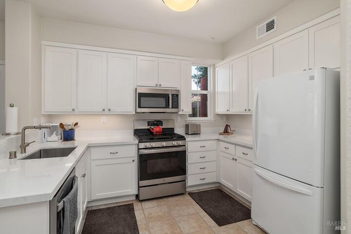 Property Photo: 103 Amelia Way CA 94949