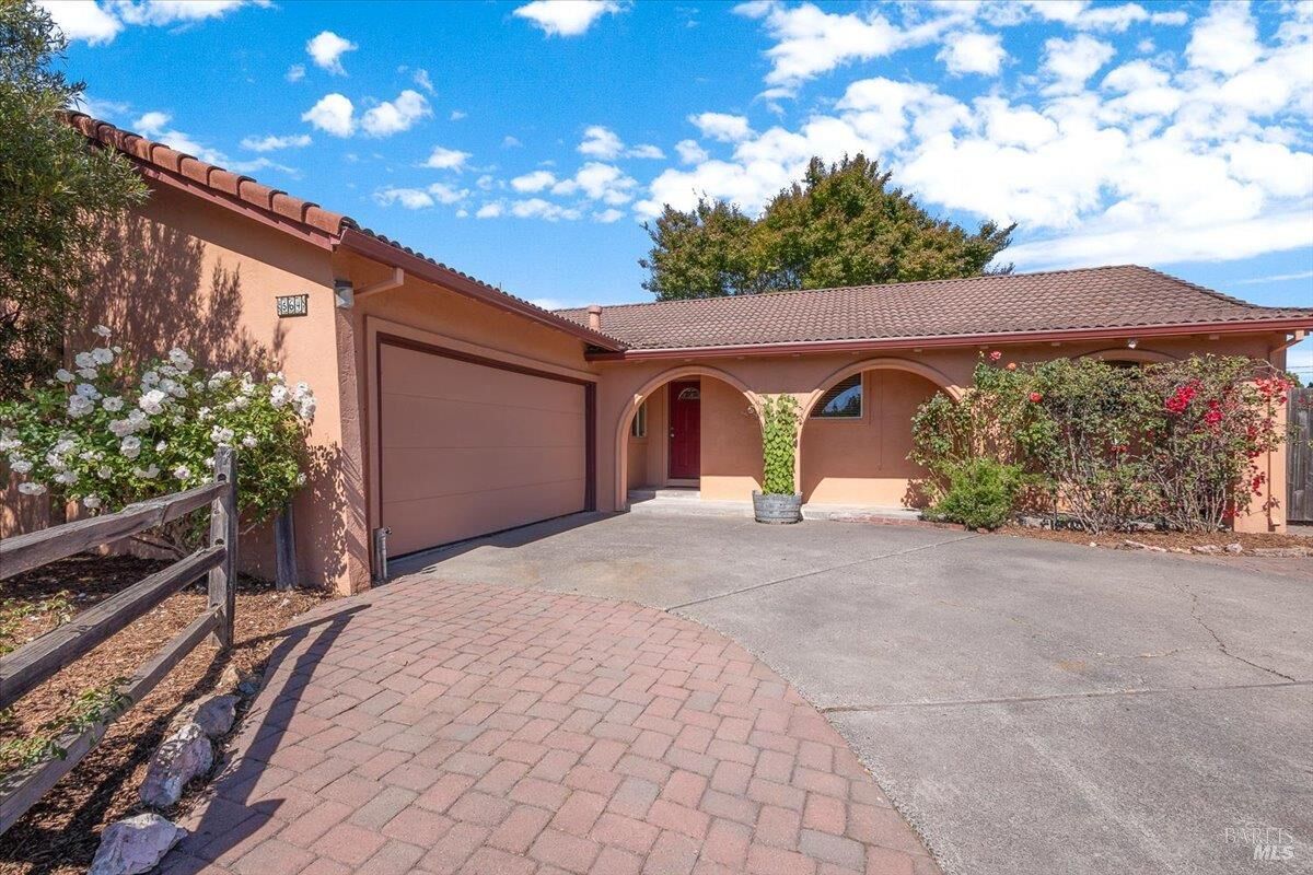 Property Photo: 564 Edith Court CA 95401