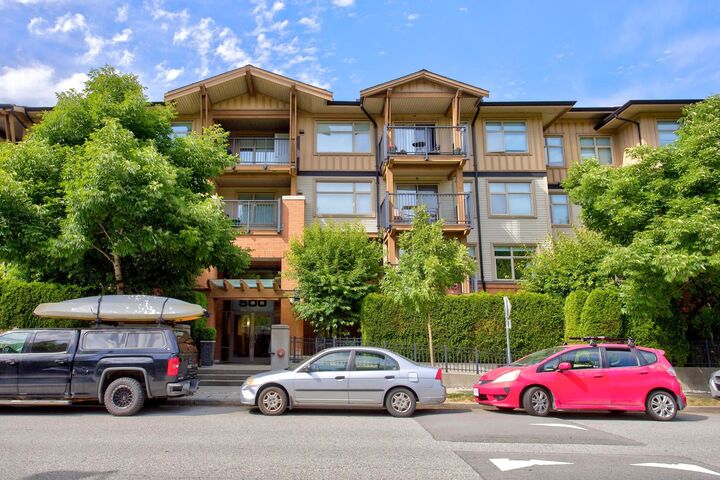 500 Klahanie Drive 406 — photo 1