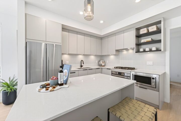 921 Grant Street 114 — photo 1