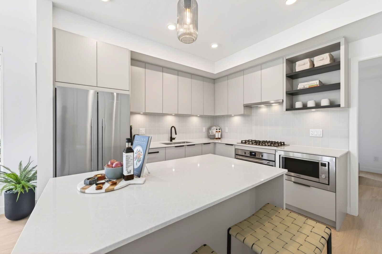 Property Photo: 921 Grant Street 114 BC V3J 0S2