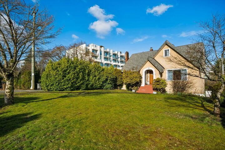 Property Photo: 475 W 27th Avenue BC V5Y 2K4