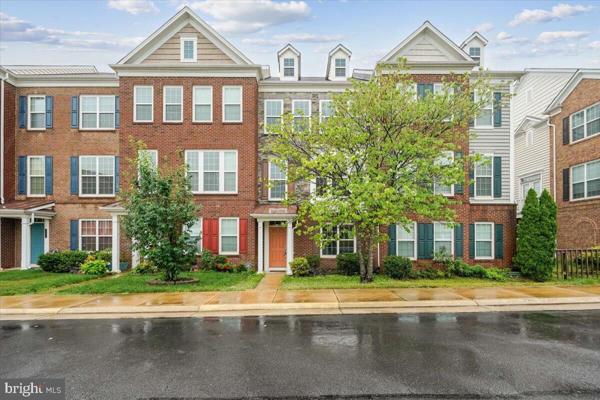 Property Photo:  43611 Sonora Seed Terrace  VA 20152 