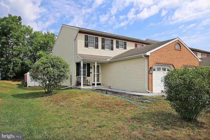 Property Photo:  424 Cindy Dr L-0060  PA 17038 