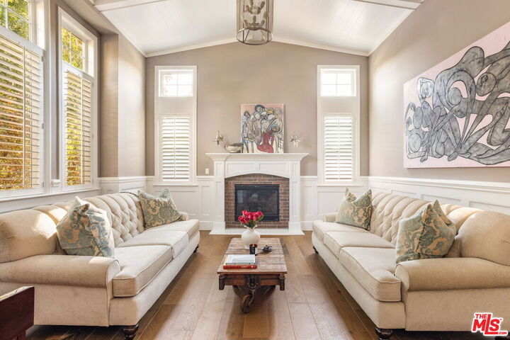 Property Photo: 4505 Morella Ave CA 91607