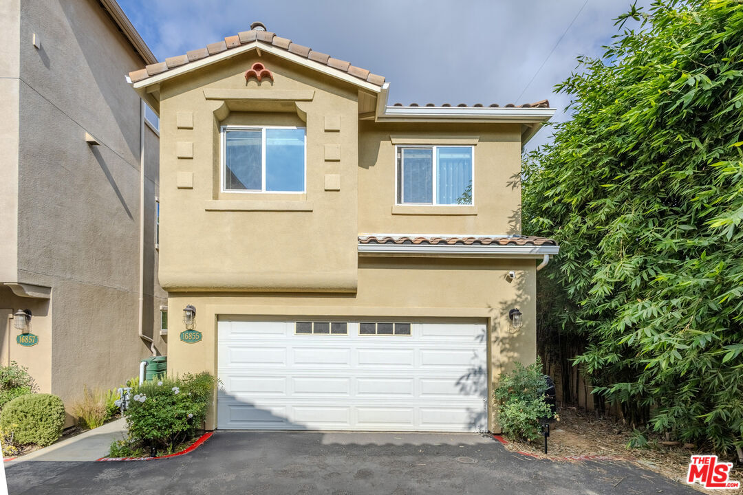 Property Photo: 16855 Balboa Ln CA 91406