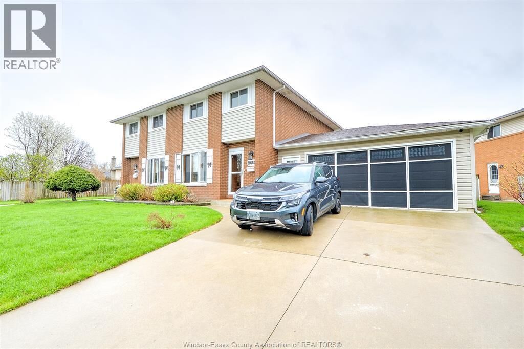 Photo de la propriété:  9445 Alten Drive  ON N8R 1V9 