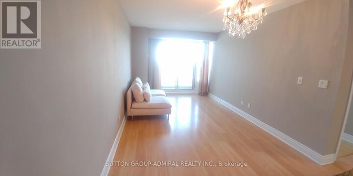 Property Photo:  7 North Park Road #1712  ON L4J 0C9 