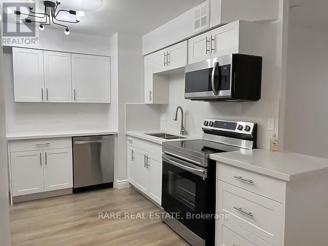 Property Photo:  3605 Kariya Drive 712  ON L5B 3J4 