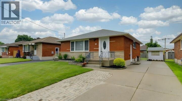 Property Photo:  101 Seventh Avenue  ON N3S 1B7 