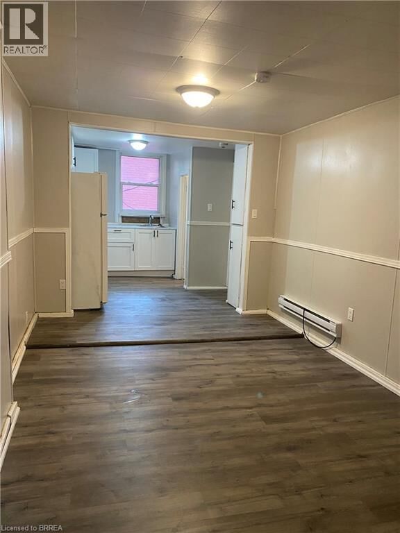 Property Photo:  62 Peel Street  ON N3Y 1S2 