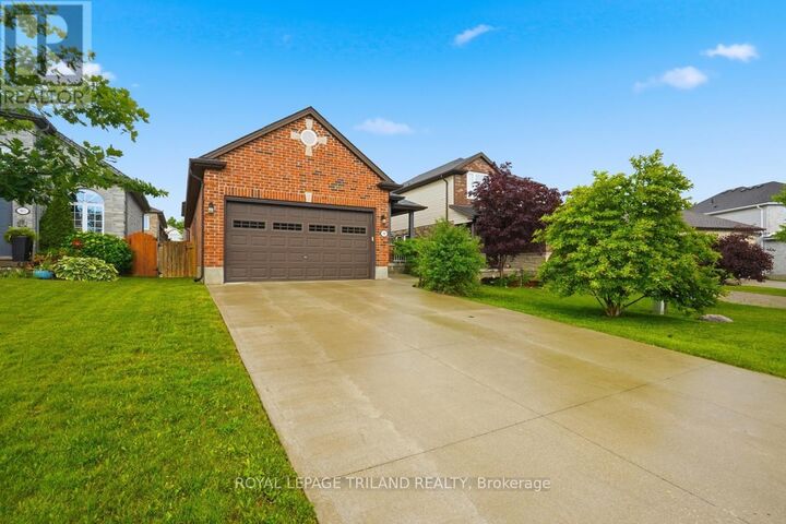 Property Photo: 989 Roulston Crescent ON N6H 0E8
