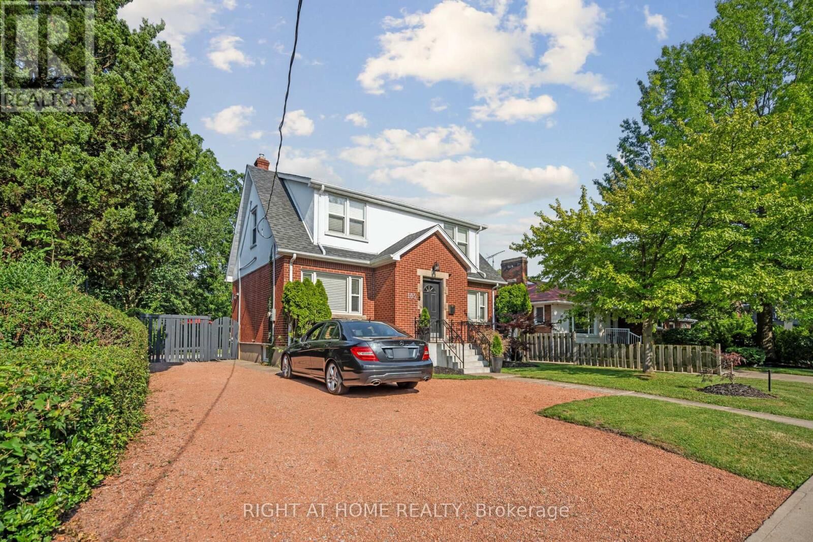 Property Photo:  105 Glenridge Avenue  ON L2R 4X5 
