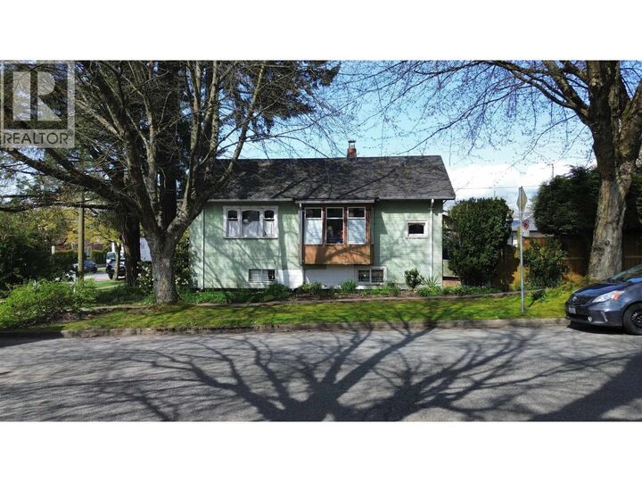 Photo de la propriété:  4496 Ontario Street  BC V5V 3H1 
