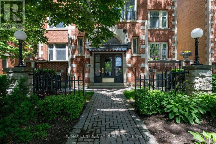 280 Queens Avenue South 401 — photo 1