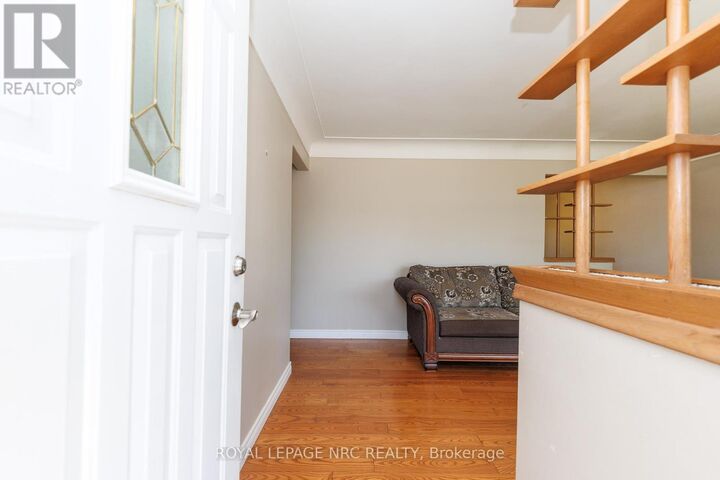 Property Photo:  409 Broadway Avenue  ON L3C 5M3 